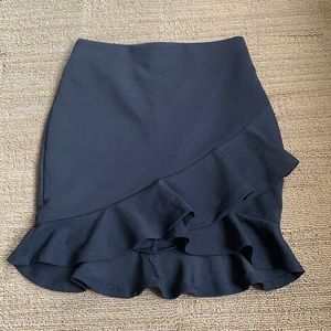 Mini high-waisted ruffle skirt